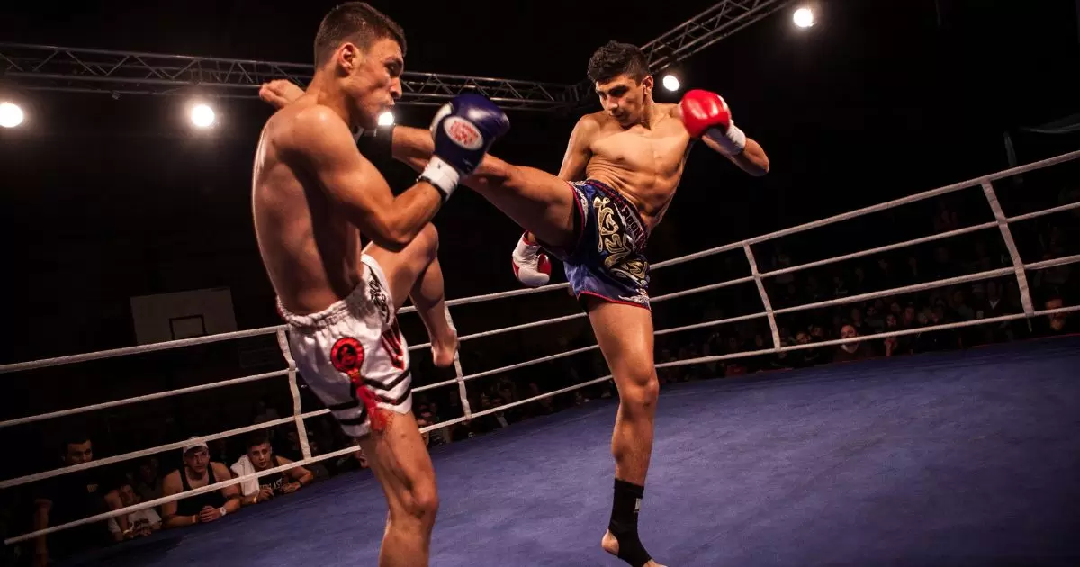 Pros and Cons of Using Muay Thai Gloves for Boxing